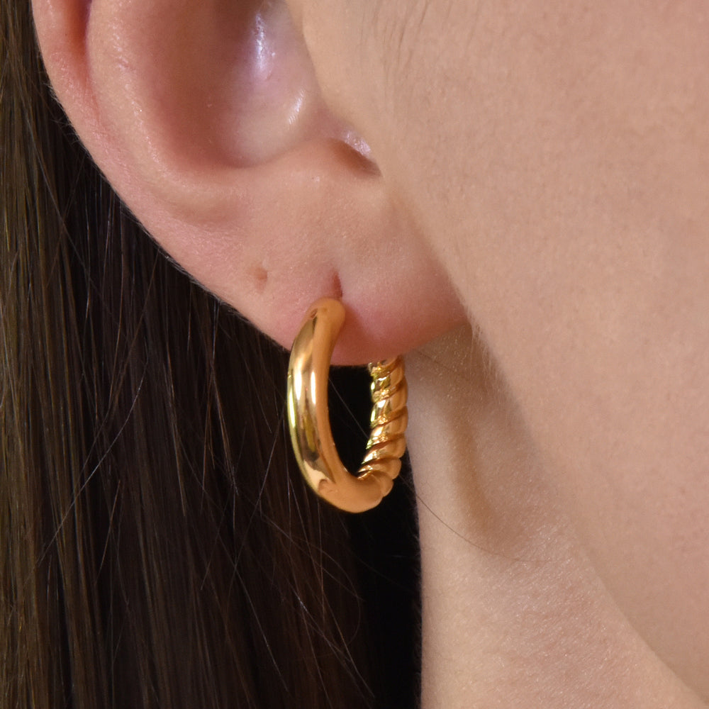 Culturesse Zora Modern Gold Hoop Earrings