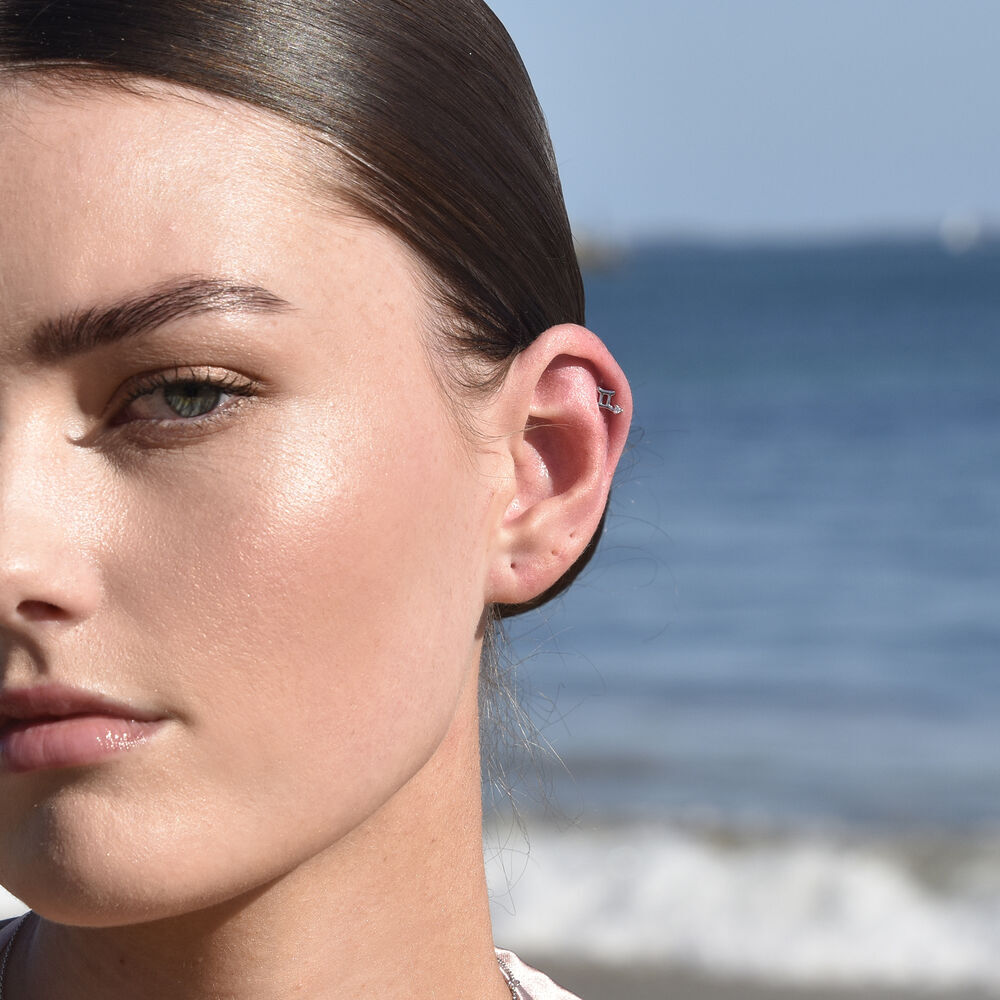 Culturesse Gemini Zodiac Helix Screw Back Earring (Silver Single Piece)