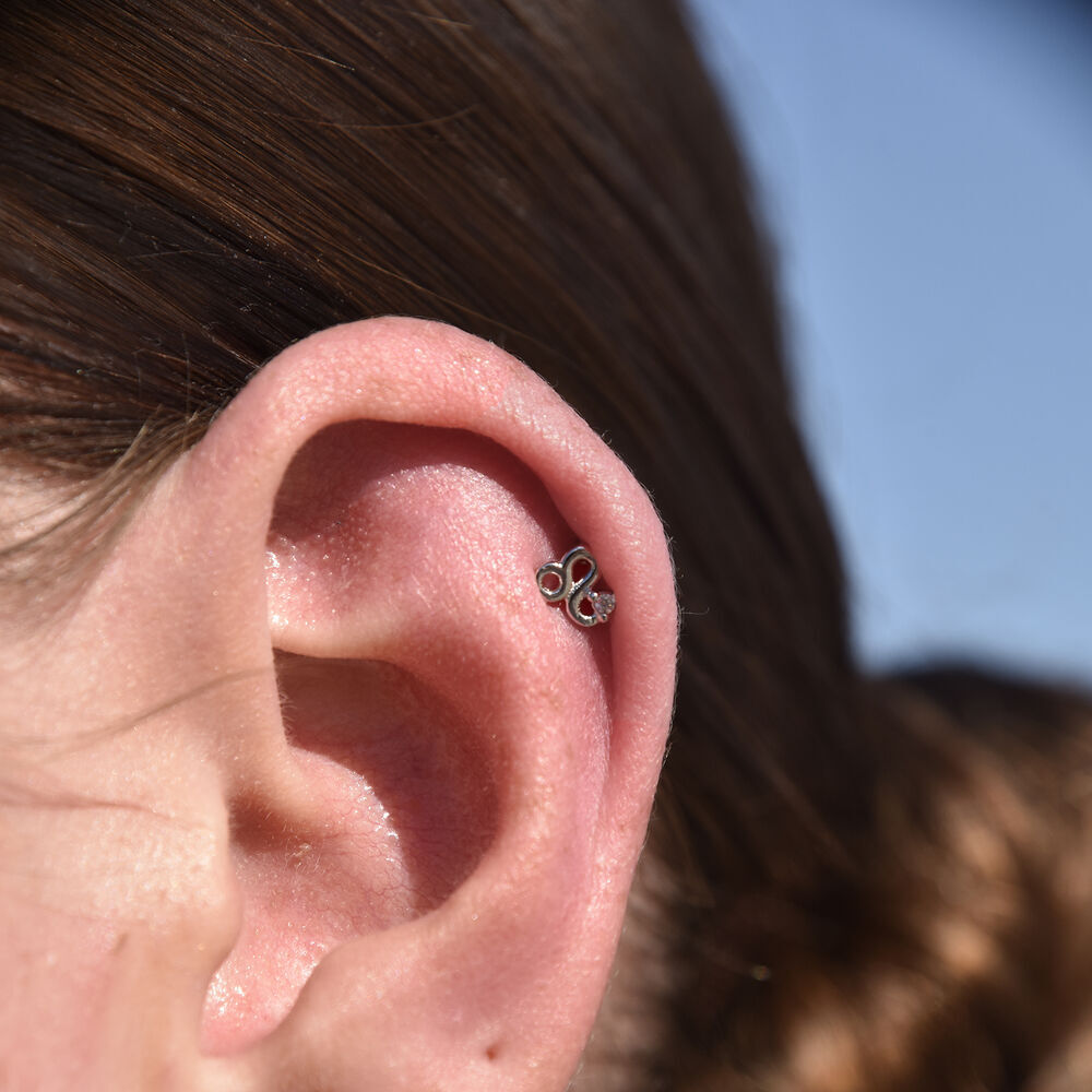 Culturesse Leo Helix Screw Back Earring (Silver Single Piece)