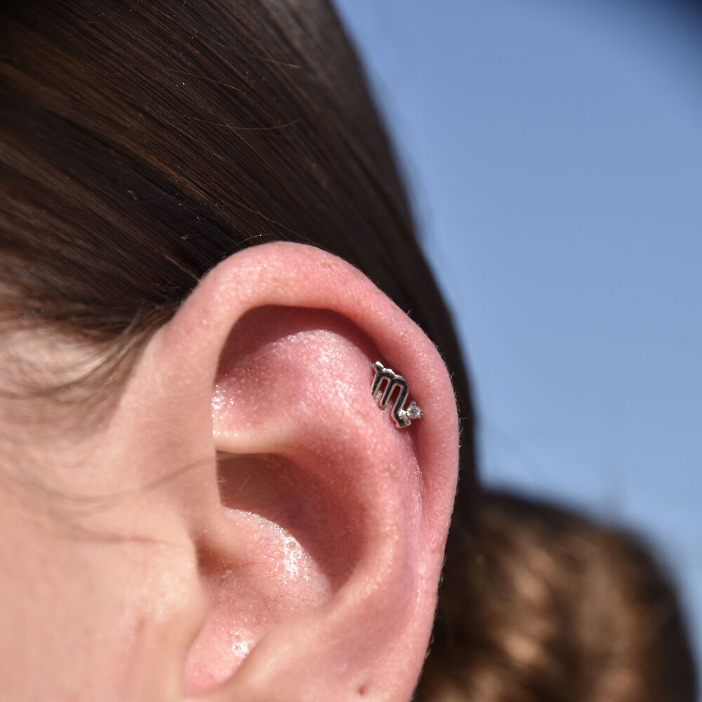 Culturesse Scorpio Helix Screw Back Earring (Silver Single Piece)