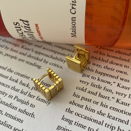 Culturesse Zoie Artsy Cube Huggie Earrings (Gold)