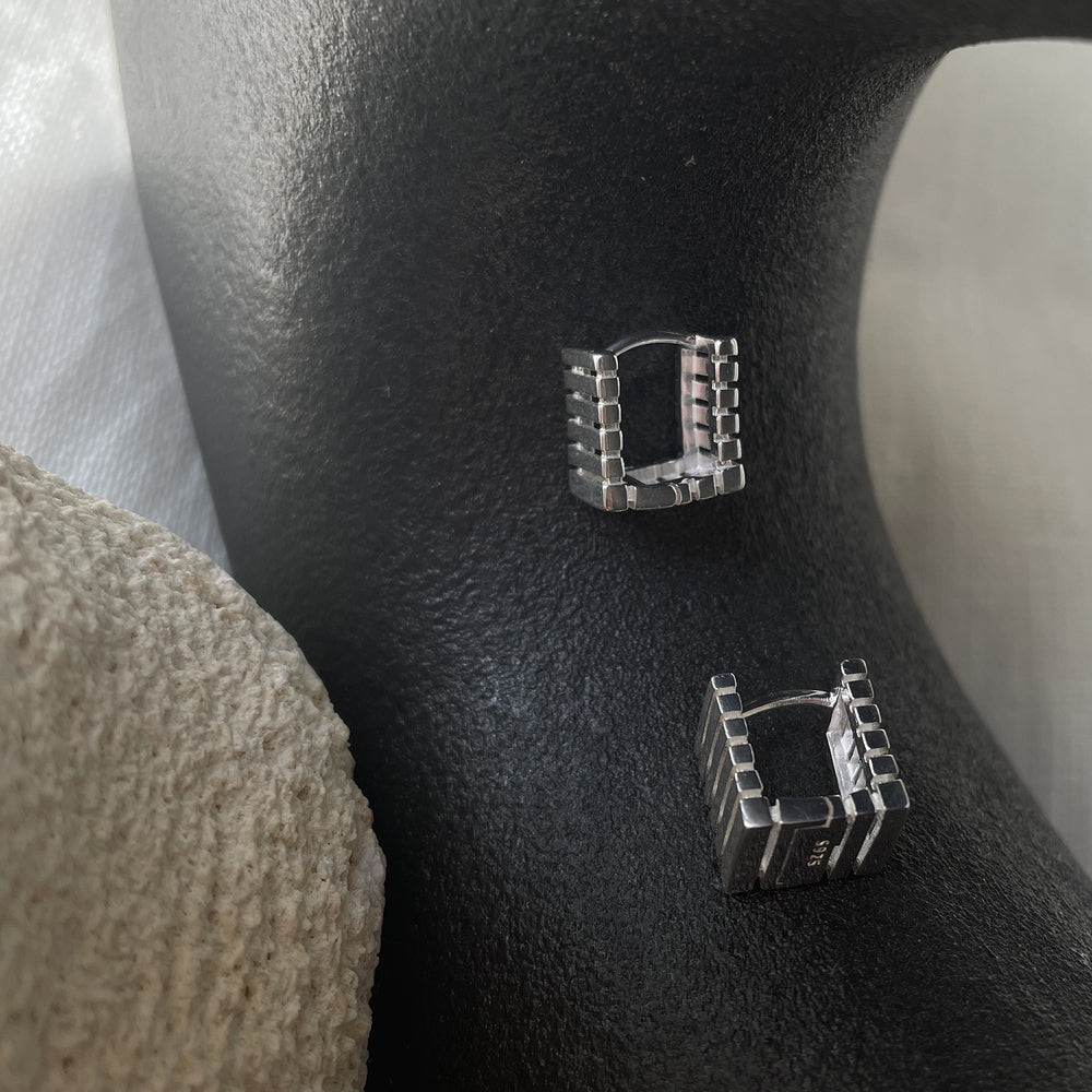Culturesse Zoie Artsy Cube Huggie Earrings (Silver)