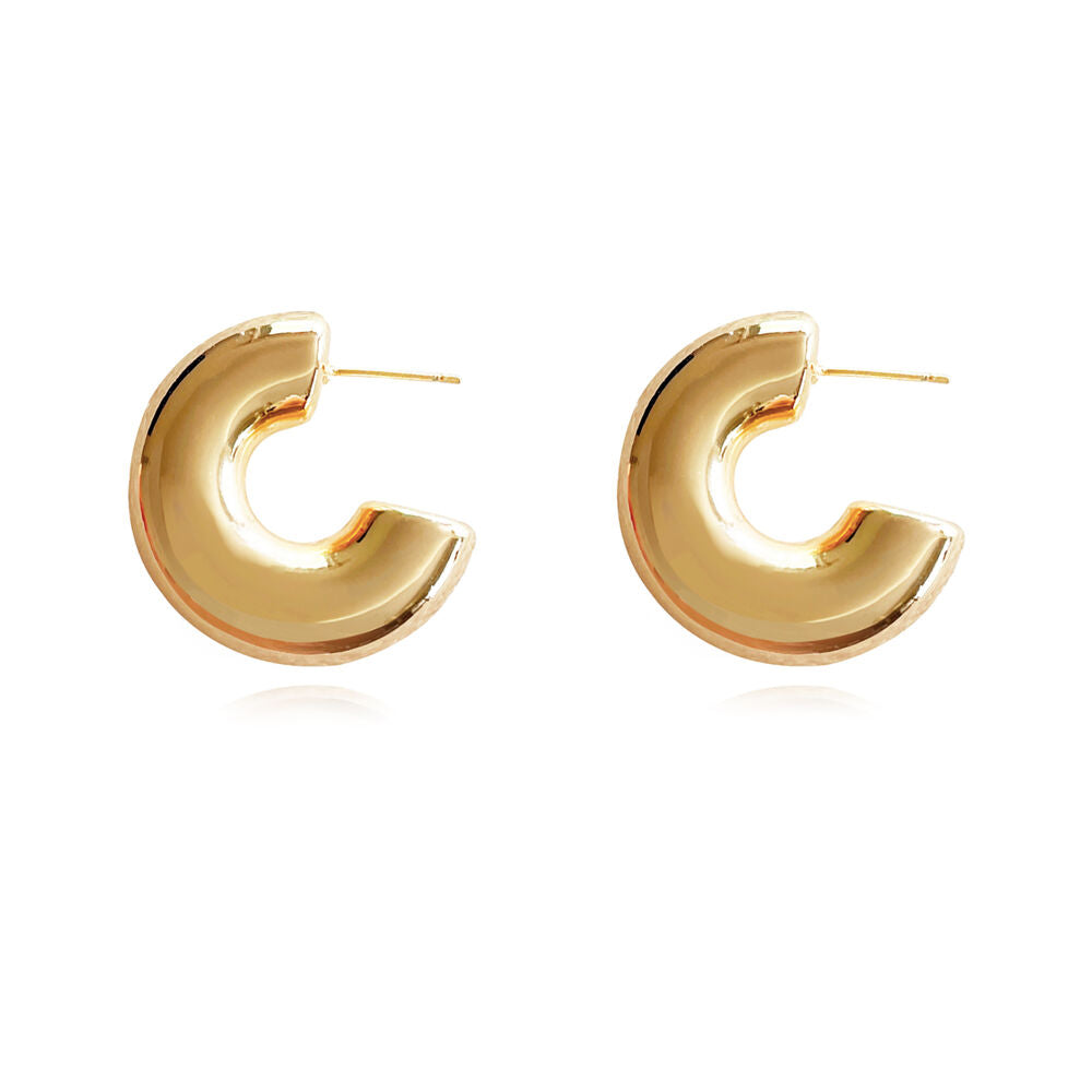 Culturesse Lowen Chunky C Hoop Earrings (Gold)