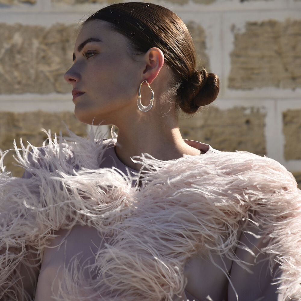 Culturesse Vanora Two Tone Fluid Loop Earrings