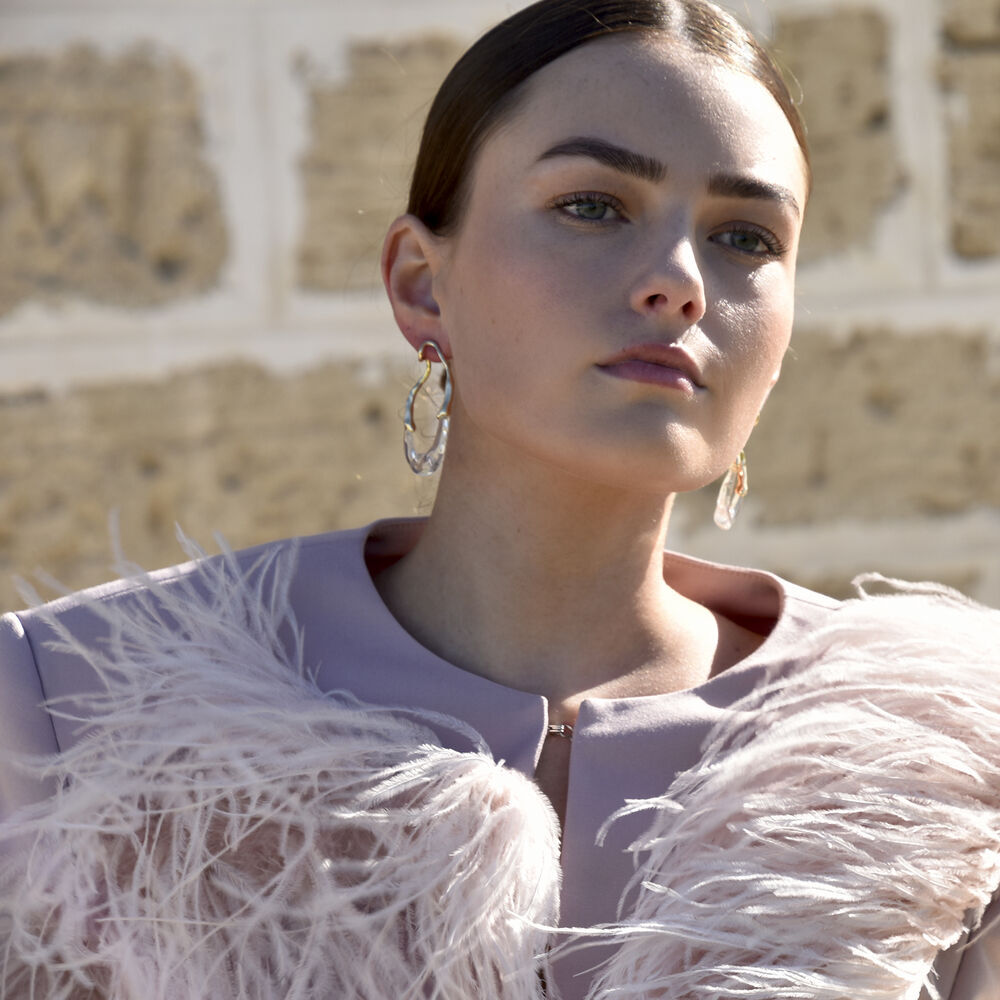 Culturesse Vanora Two Tone Fluid Loop Earrings