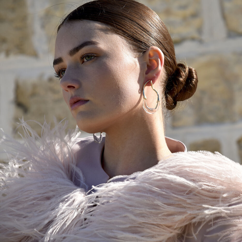 Culturesse Vanora Two Tone Fluid Loop Earrings