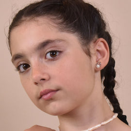 Culturesse Pearl Rhindeer Earrings