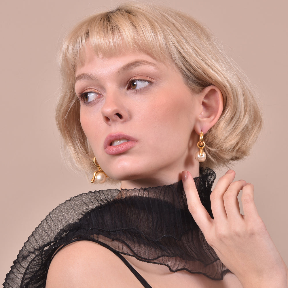 Culturesse Darlene Contemporary Pearl Art Earrings