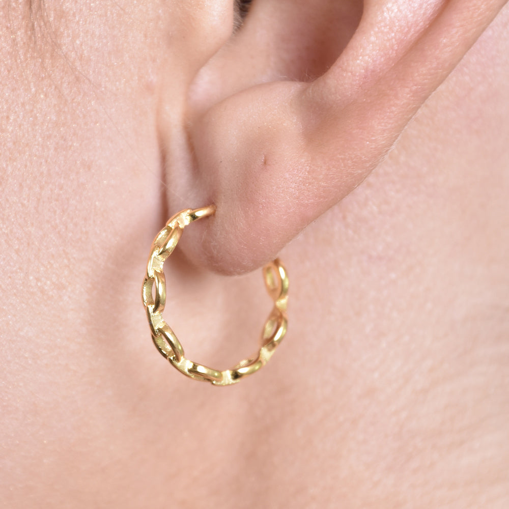 Culturesse Vida Minimalist C Chain Earrings (Gold Vermeil)