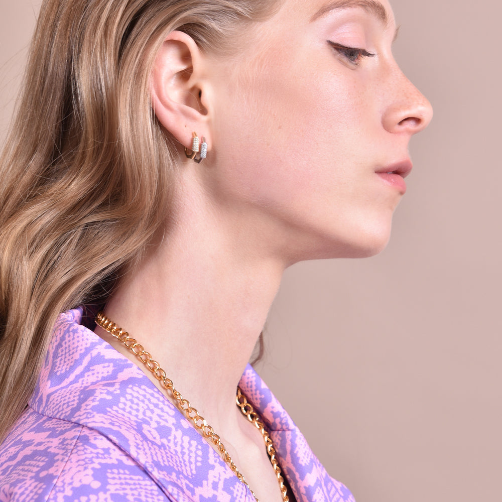 Culturesse Octavia CZ Inlaid Dainty Huggie Earrings (Gold)