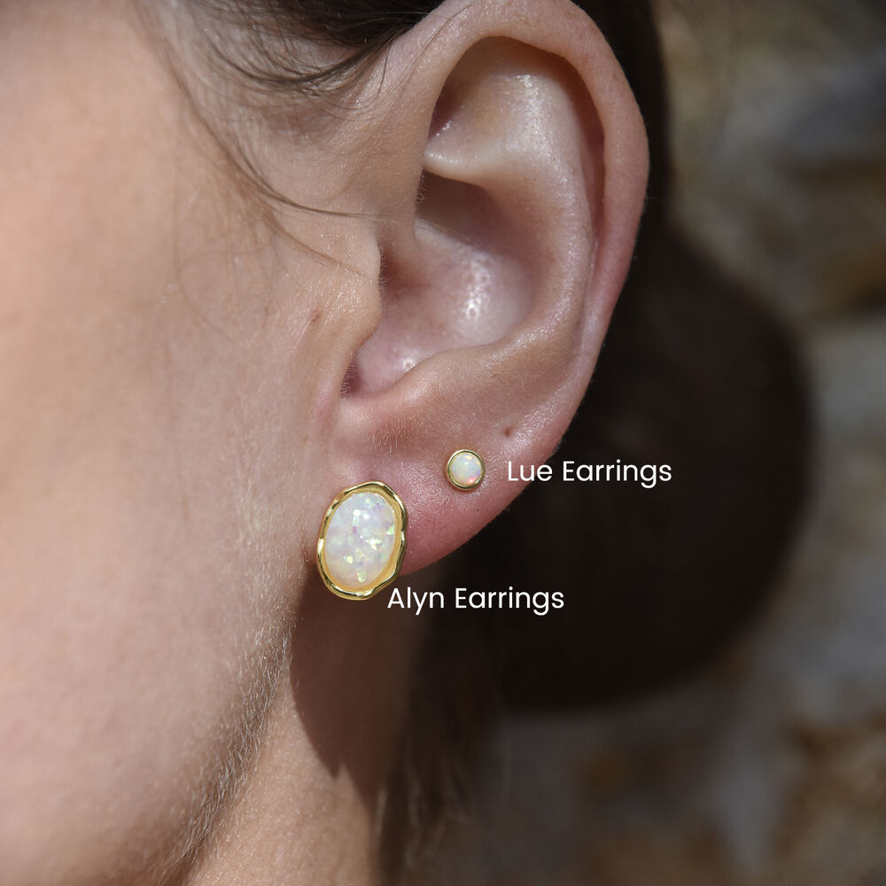 Culturesse Lue Dainty Opal Stud Earrings (Gold)