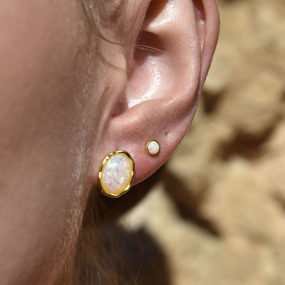 Culturesse Lue Dainty Opal Stud Earrings (Gold)