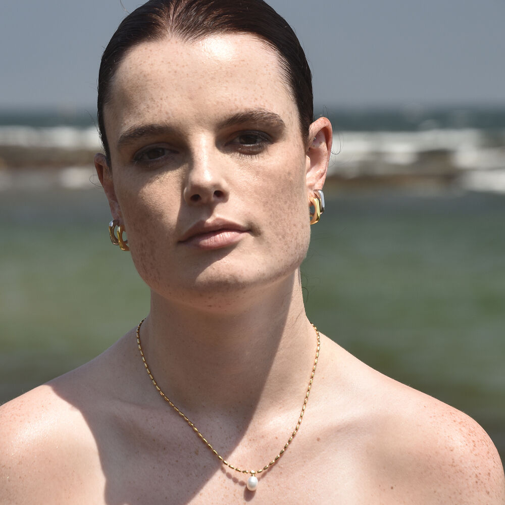 Culturesse Marcie Open Square Earrings (Gold Vermeil)