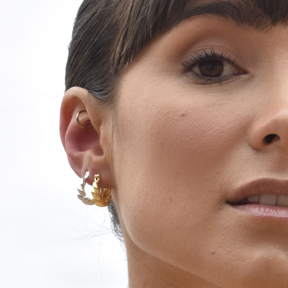 Culturesse Davina Croissant Hoop Earrings (Silver)