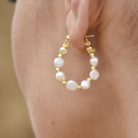Culturesse Mira Freshwater Pearl Hoop Earrings