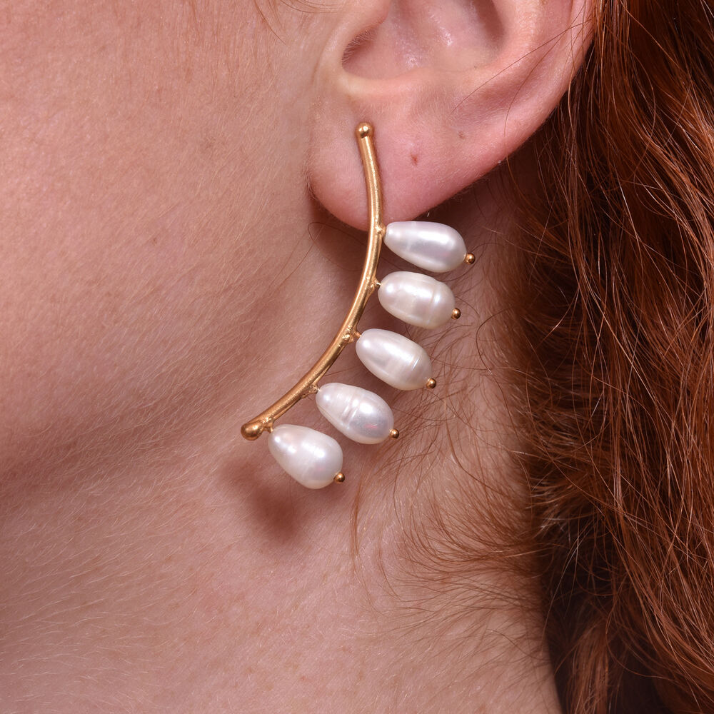 Culturesse Le Beaute 24K Pearl Curve Earrings