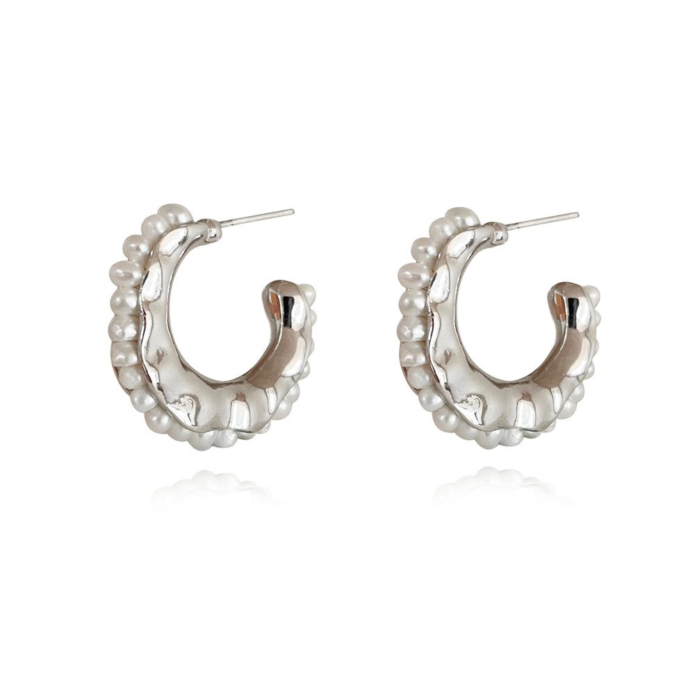 Culturesse Lavine Artisan Freshwater Pearl Curve Earrings