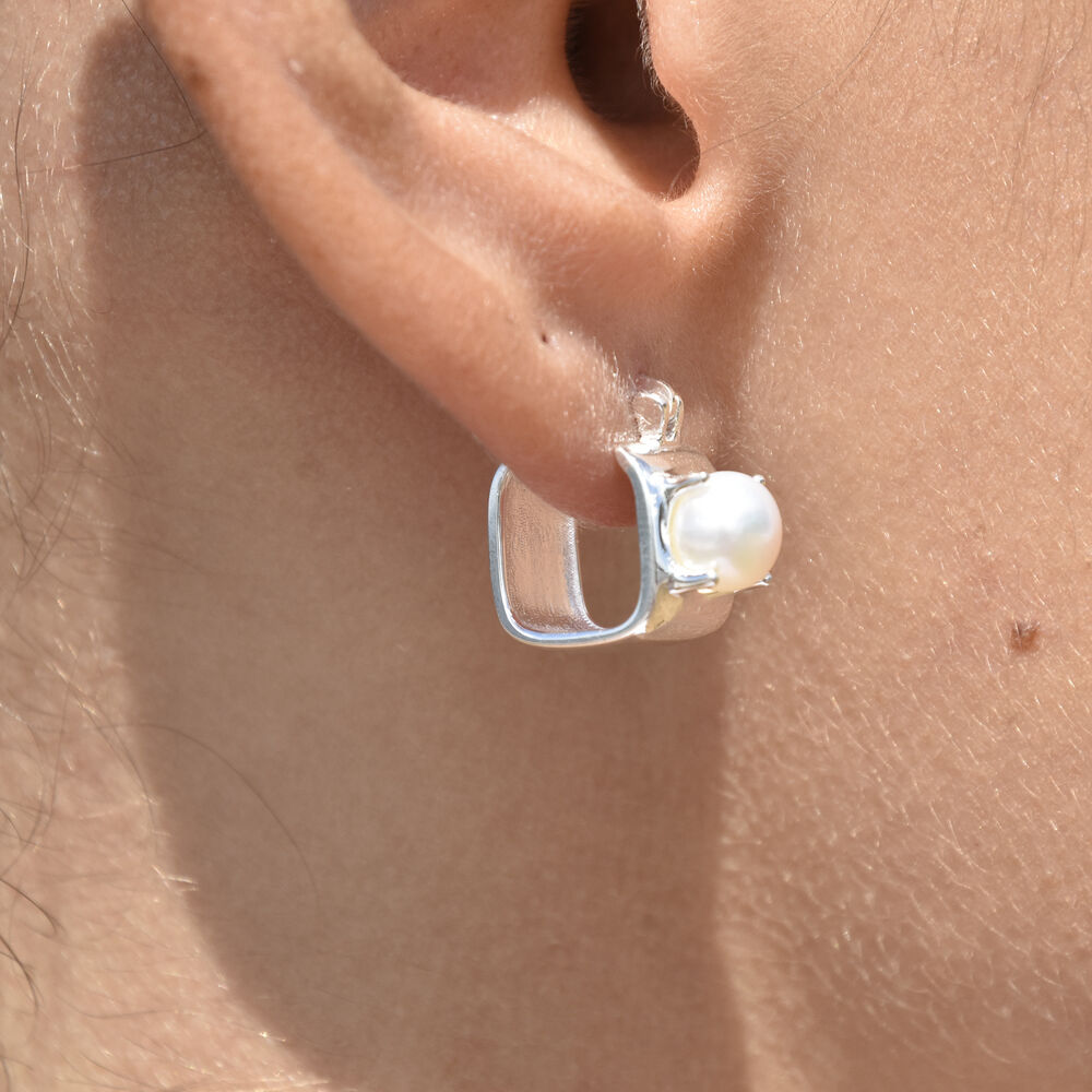 Culturesse Merritt Artsy Pearl Frame Earrings