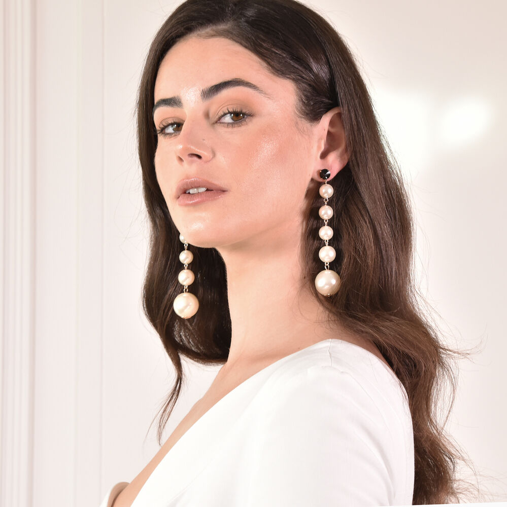 Culturesse Daphne Oversized Pearl String Earrings