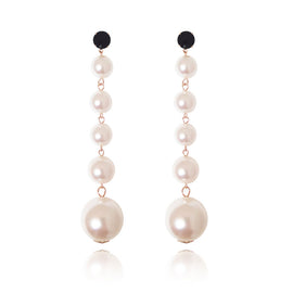 Culturesse Daphne Oversized Pearl String Earrings