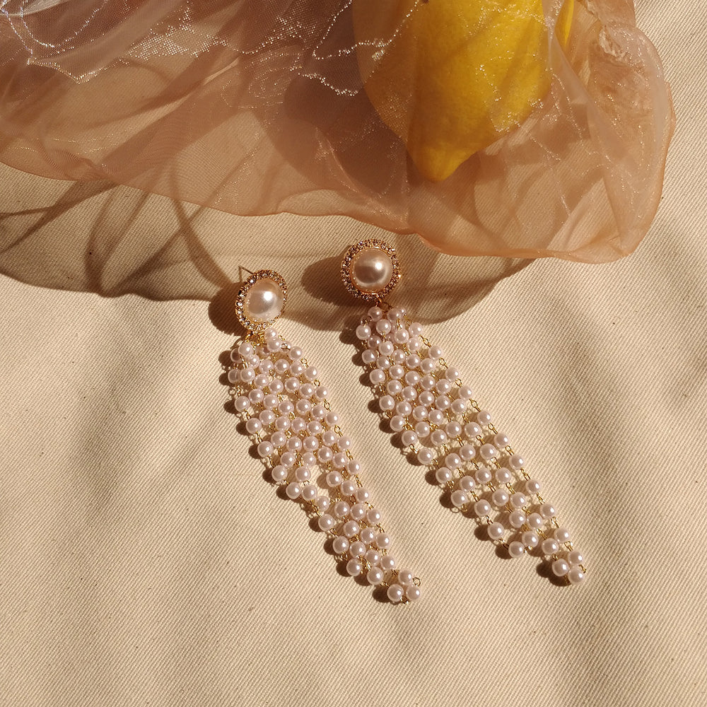 Culturesse Gwen Vintage Pearly Tassel Earrings