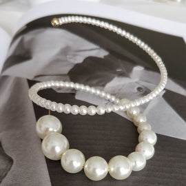 Culturesse Eira Pearl Swirl Hoop Earrings