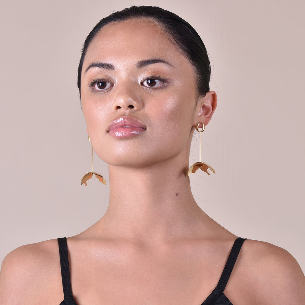 Culturesse Jeane Sculpture Petal Drop Earrings