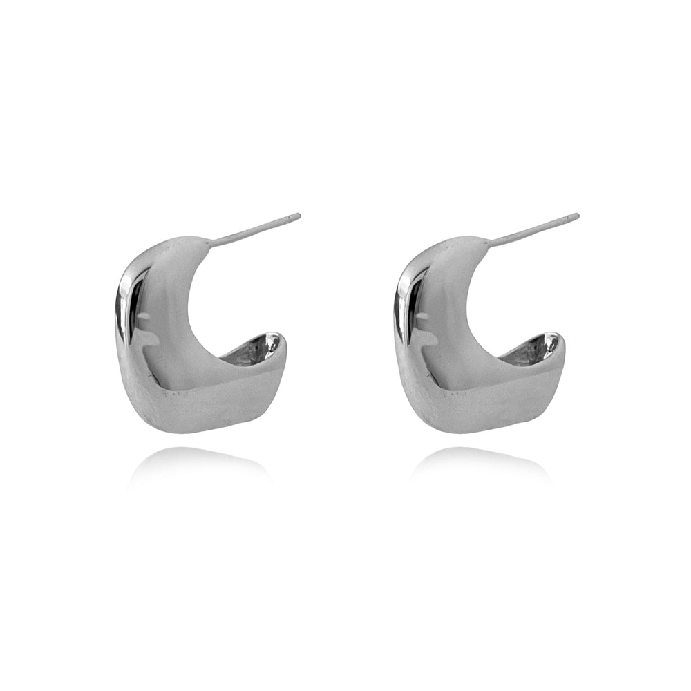 Culturesse Draco Sculptural Puff Earrings (Silver)