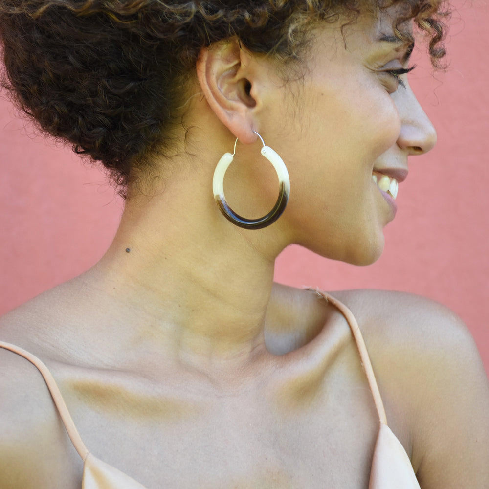 Culturesse Carme Resin Hoop Earrings