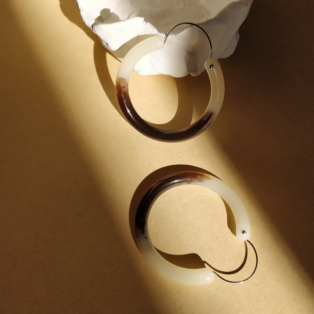 Culturesse Carme Resin Hoop Earrings