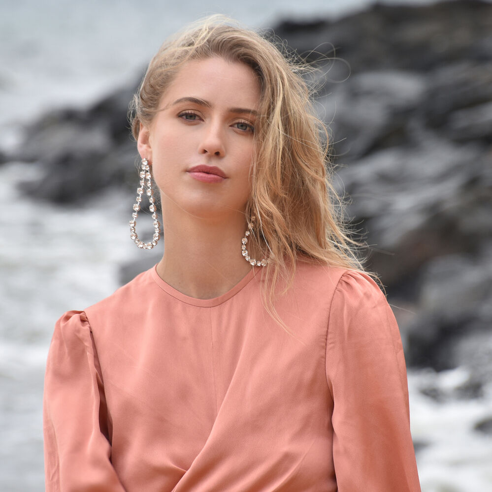 Culturesse Blake Shimmering Water Drop Earrings