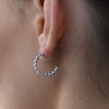 Culturesse Kahlo Ribbed Crescent Hoop Earrings (Silver)
