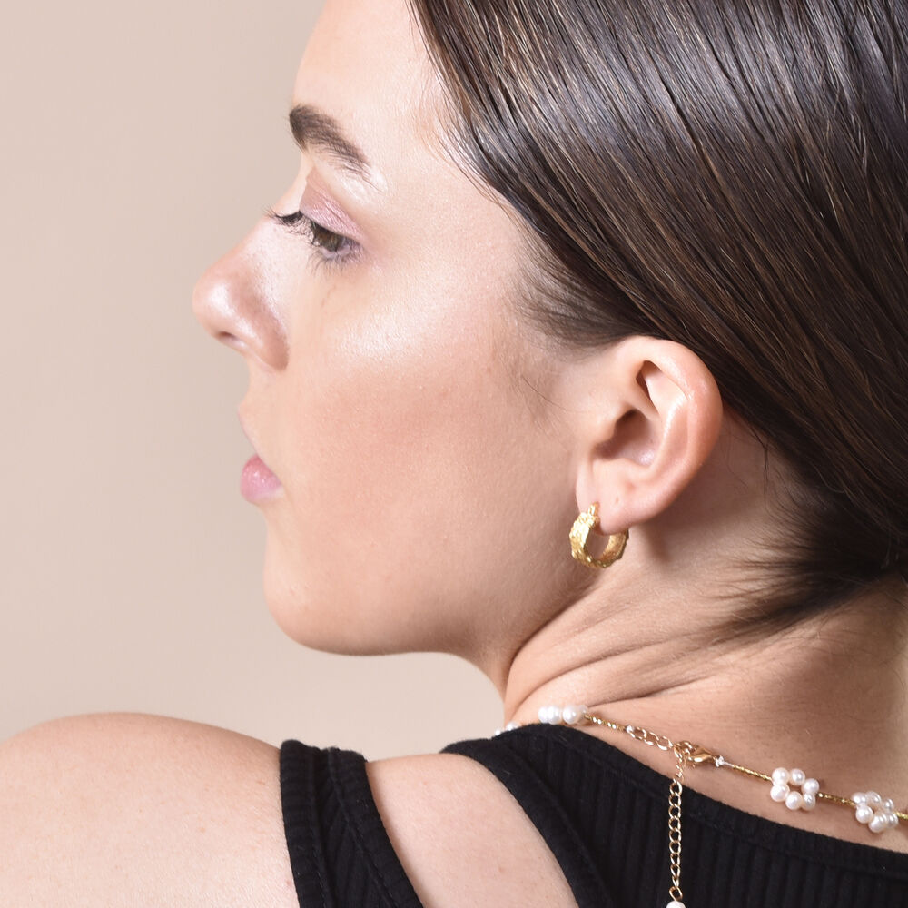 Culturesse Olli Textured Sculpture Huggie Earrings (Gold Vermeil)