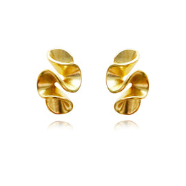 Culturesse Fauve Artisan Sculptural Ruffle Earrings (Gold)