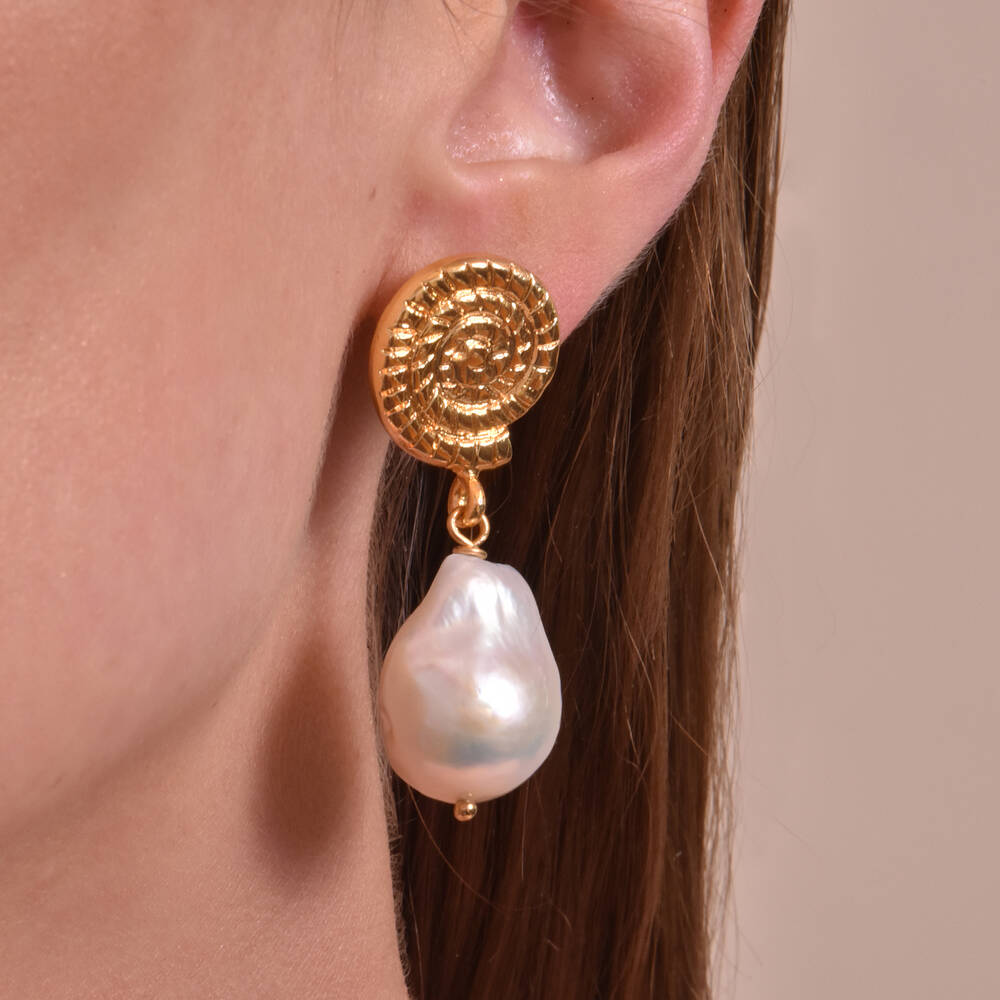 Culturesse Aurelia 24K Baroque Pearl Drop Earrings