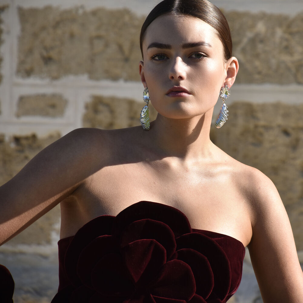 Culturesse Reva Shell Sparkle Earrings