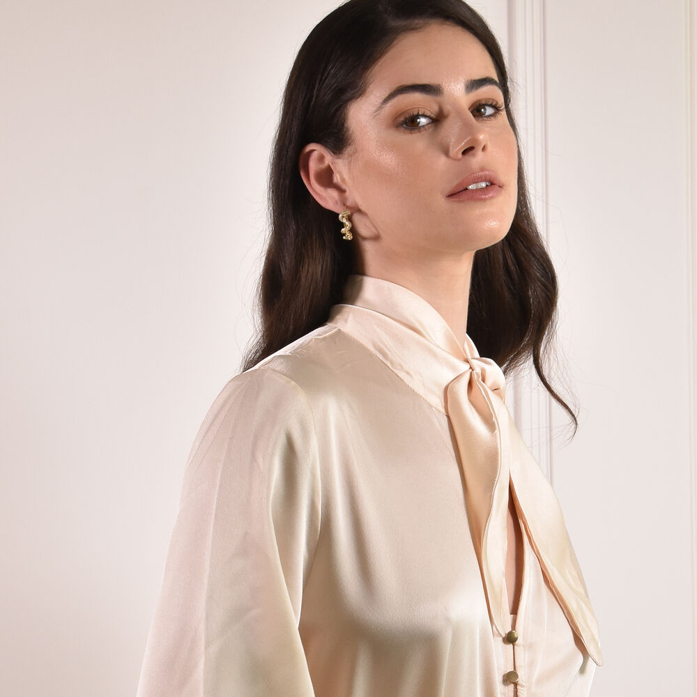 Culturesse Celestina Serpent Hoop Earrings