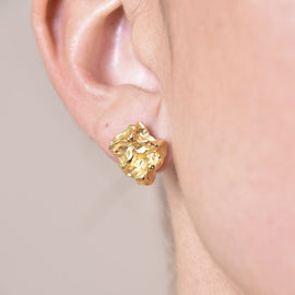 Culturesse Imani Solid Sculpture Stud Earrings (Gold)