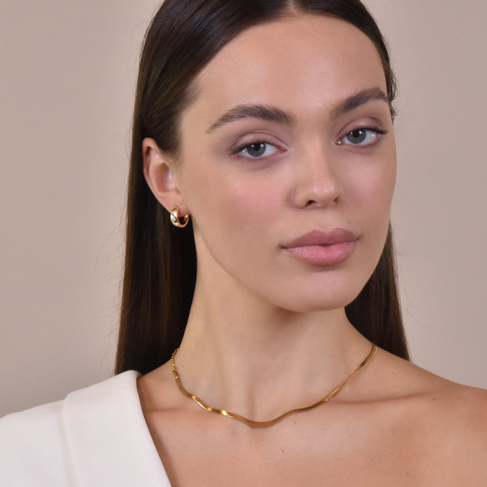 Culturesse Kayla Star Engraved Dainty Huggie Earrings