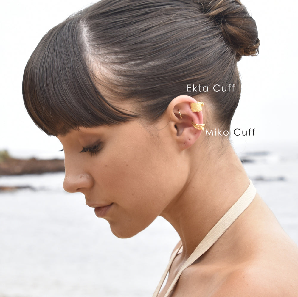 Culturesse Miko Ear Contour Textured Sculpture Cuff Earring (Single Piece)