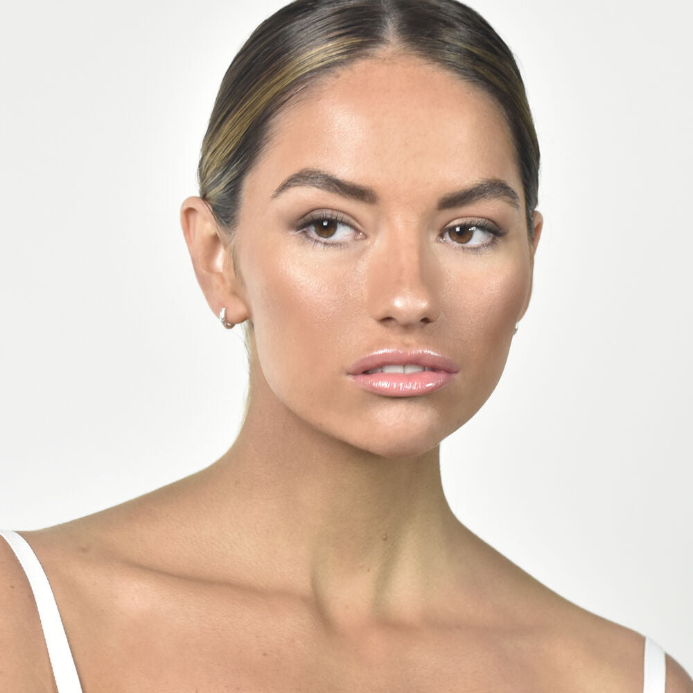 Culturesse Edda Textured Dainty Sleeper Hoop Earrings (Silver)