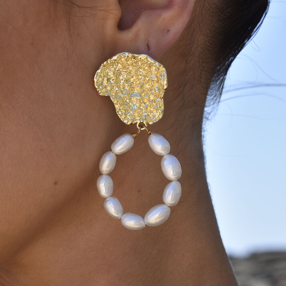 Culturesse Camila 24K Sculpture Pearl Drop Earrings