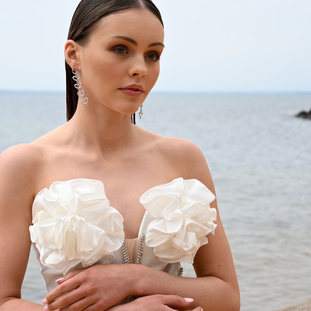 Culturesse Haven Artisan Sculptured Heart String Earrings (Silver)