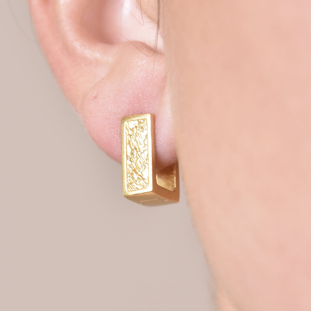 Culturesse Adelyn Art Deco Textured  Huggie Earrings (Gold Vermeil)