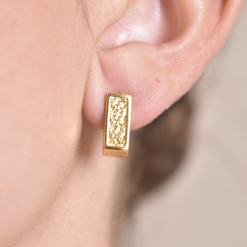 Culturesse Adelyn Art Deco Textured  Huggie Earrings (Gold Vermeil)