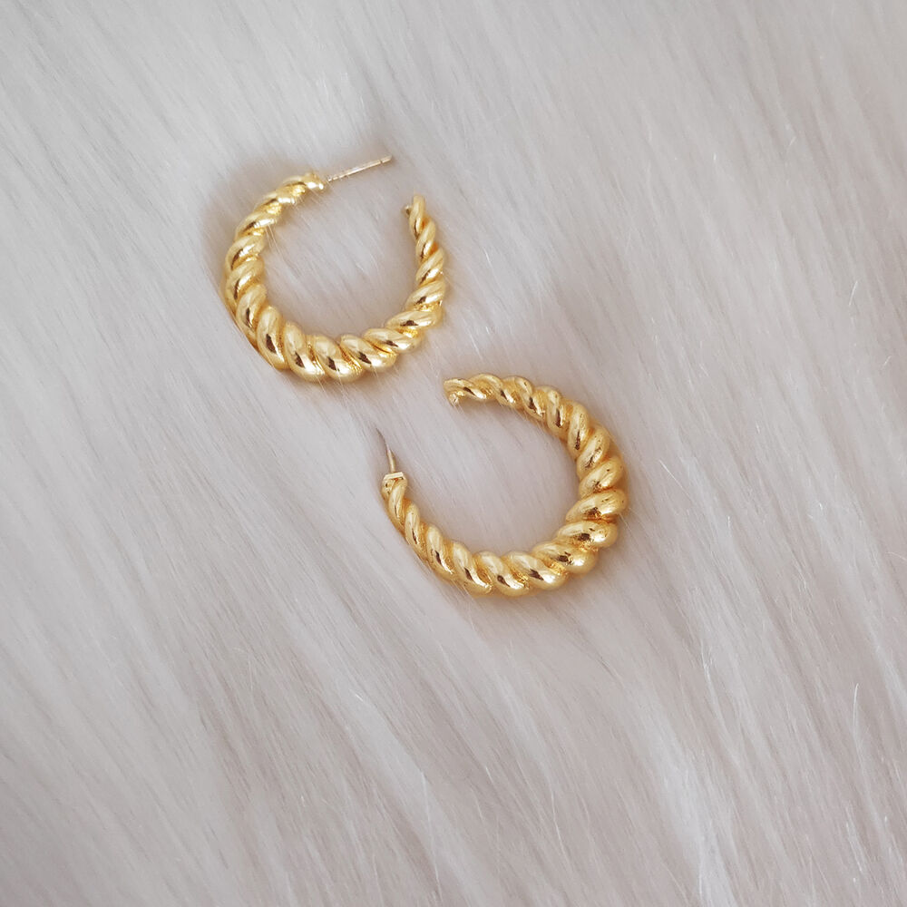 Culturesse Valencia 22K Twisted Gold Croissant Earrings