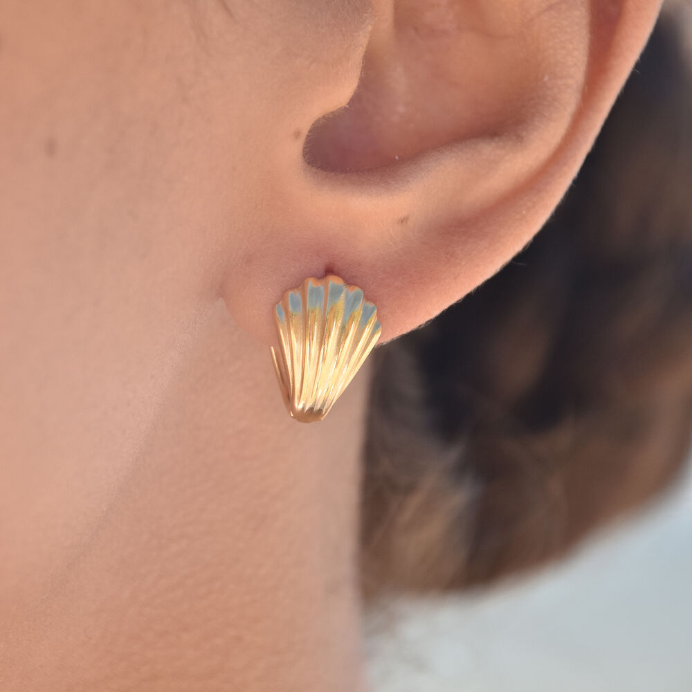 Culturesse Esmarie Twin Clam Huggie Earrings (Gold)