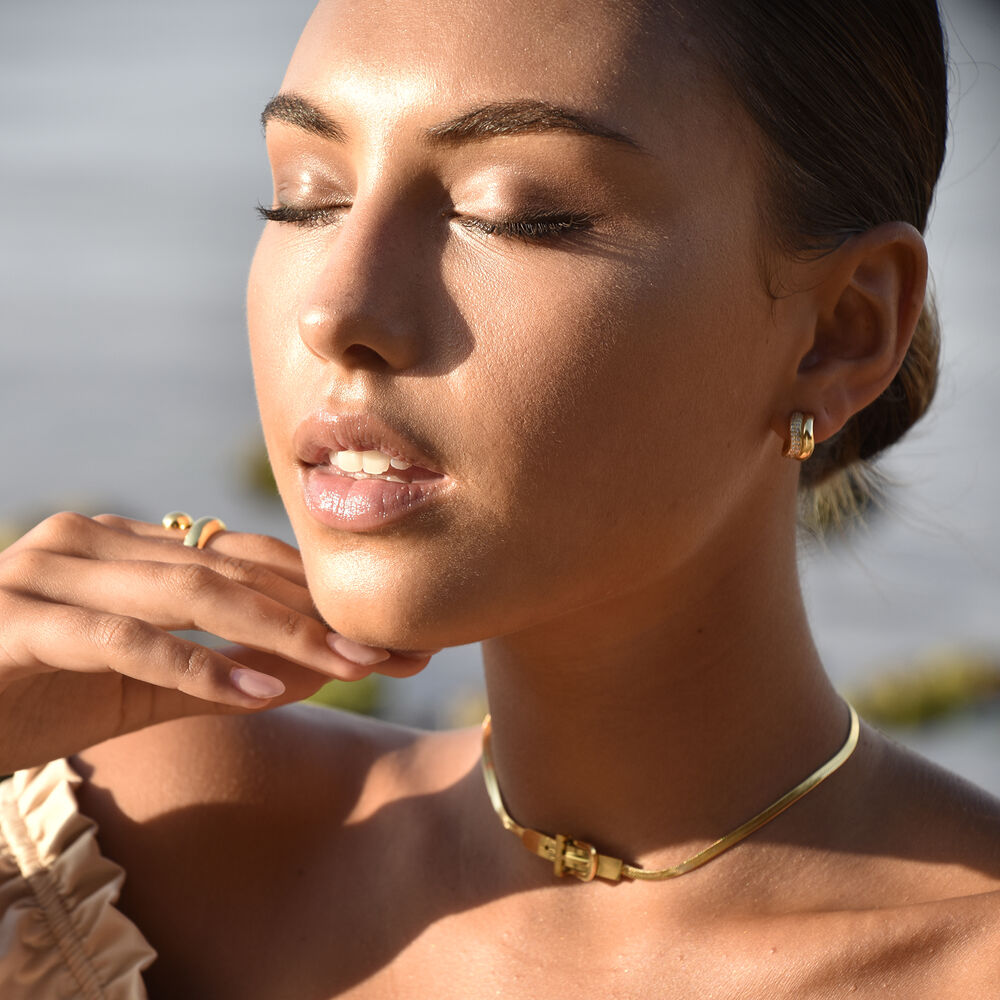 Culturesse Amaryllis Twin Flame Curved Earrings (Gold)