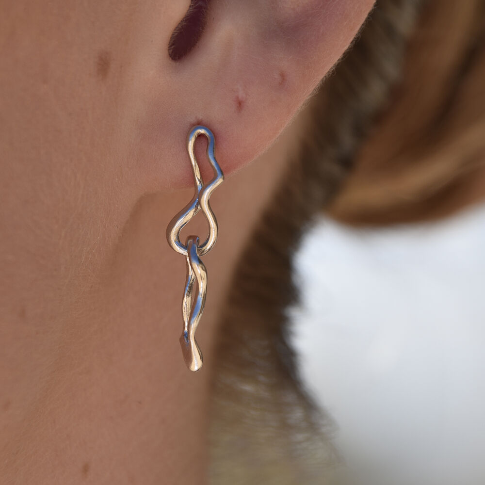 Culturesse Gisela Twin Sculpture Line Drop Earrings (Silver)