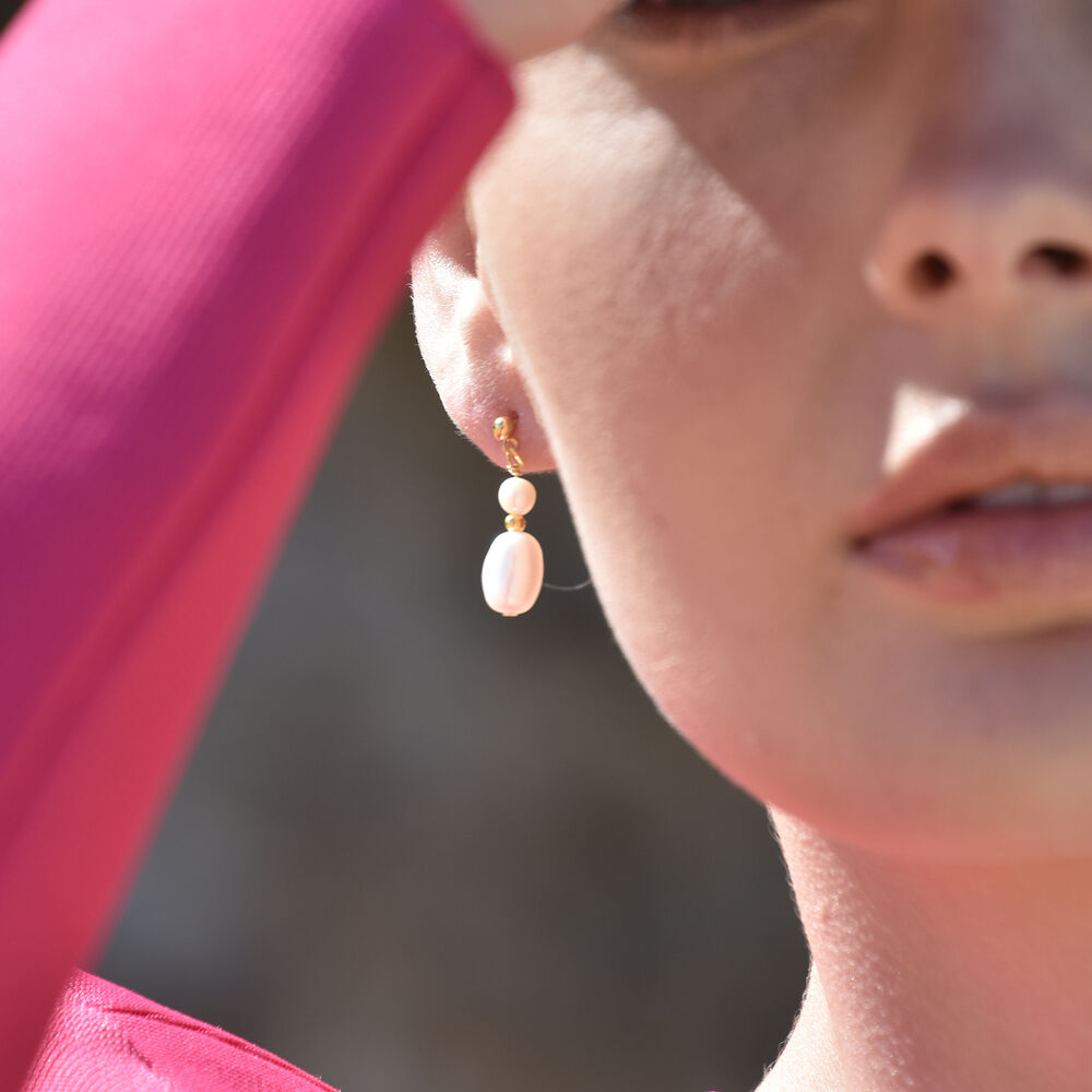 Culturesse Rhea Twin Freshwater Pearl Drop Earrings